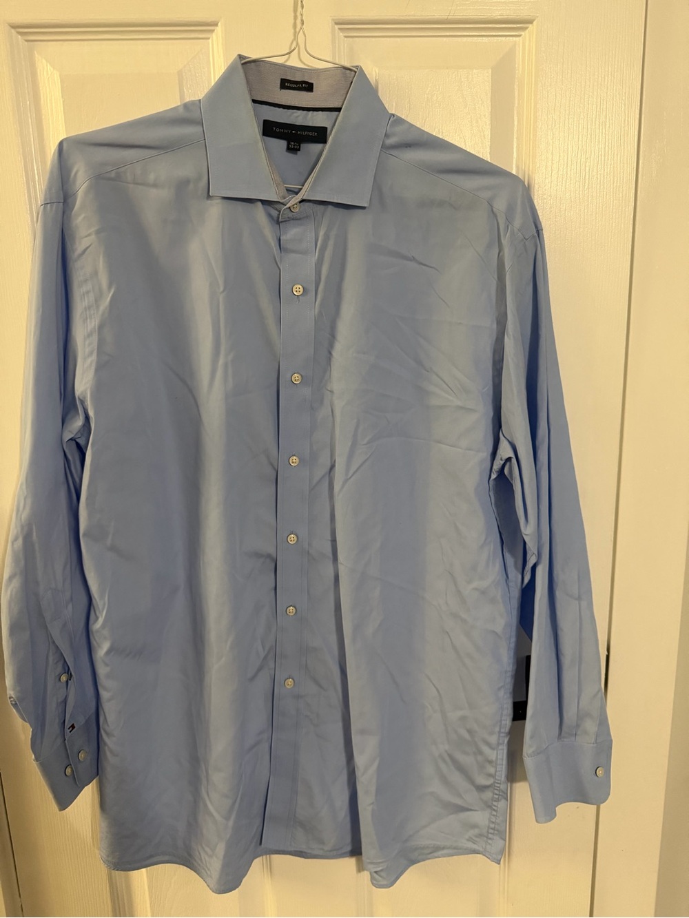 Tommy Hilfiger Men's Light Blue Spread Collar Dress Shirt
